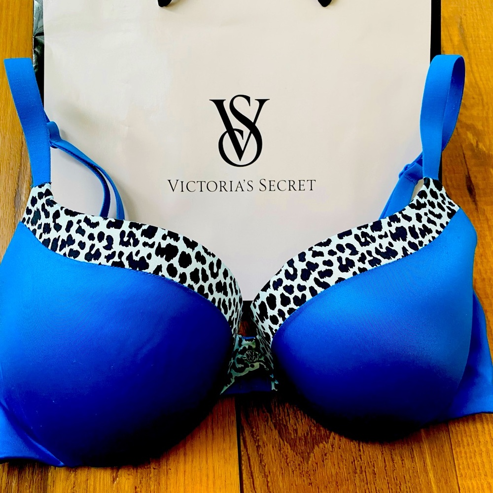 Victoria’s Secret very sexy Plunge Push up 36C Bra